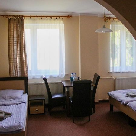 Pensjonat 4 Pory Roku Duszniki Zdrój Esterno foto