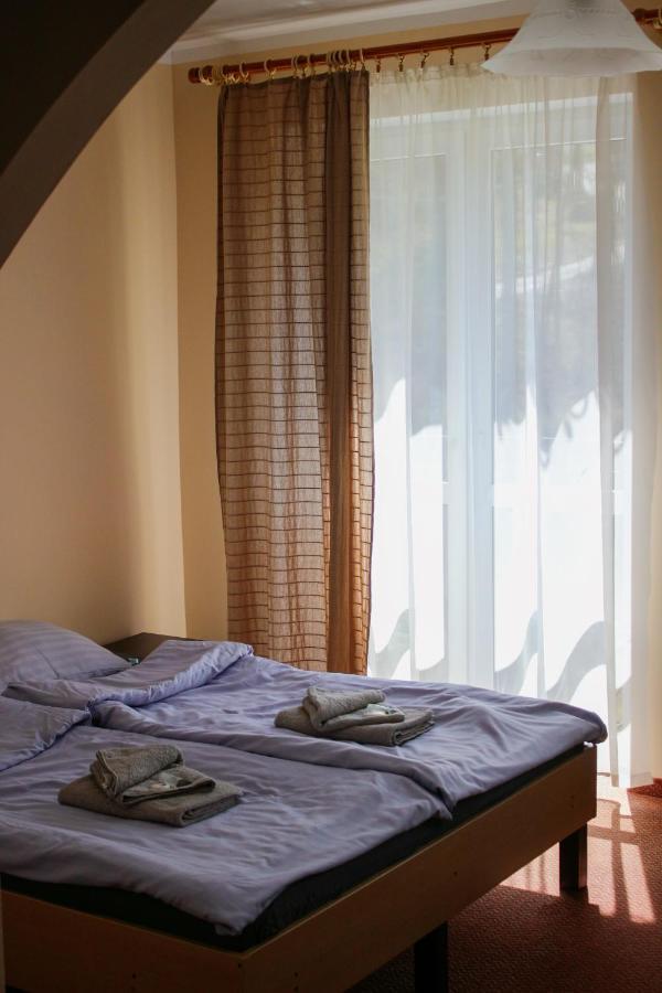 Pensjonat 4 Pory Roku Duszniki Zdrój Esterno foto