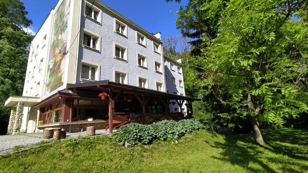 Pensjonat 4 Pory Roku Duszniki Zdrój Esterno foto