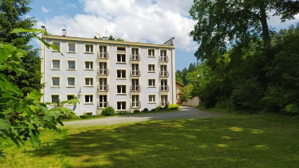 Pensjonat 4 Pory Roku Duszniki Zdrój Esterno foto